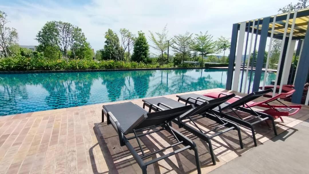 Theolive Family Suite @Klia By Honey Homestay Σεπάνγκ Εξωτερικό φωτογραφία